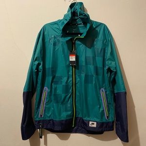 Nike Performance Windbreaker